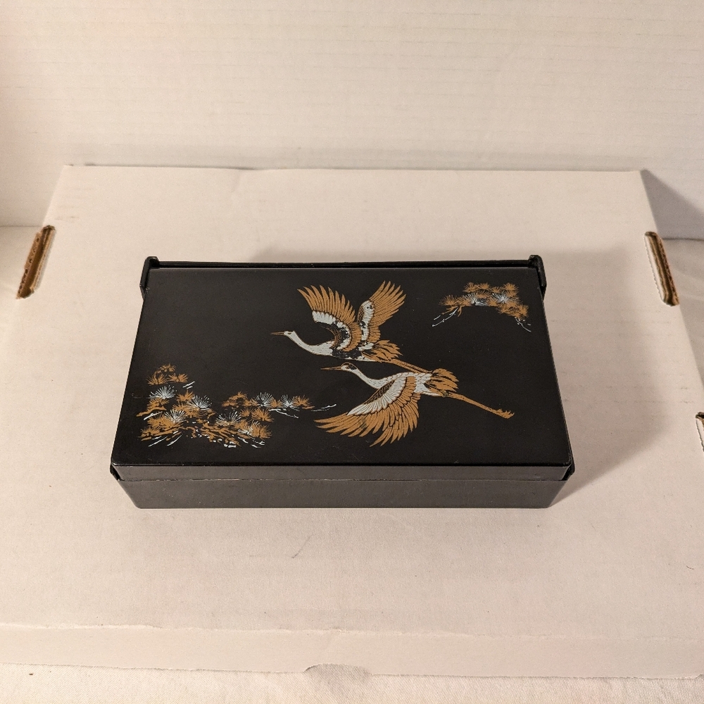 Vintage jewelry/make-up box with mirrors black lacur with bird design